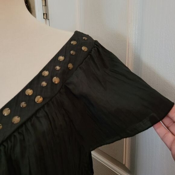 Sere Nade Top Black Crinkle Black Size 1X 1XL Embellished Stone V Neck Formal - Picture 7 of 9